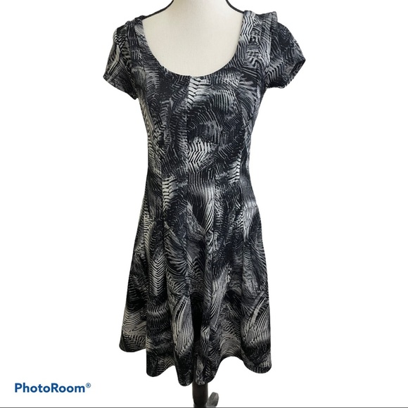 Maeve abstract pattern black white dress Size X-Small - Picture 1 of 9